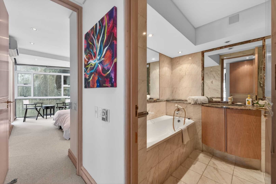 3 Bedroom Property for Sale in Clifton Western Cape